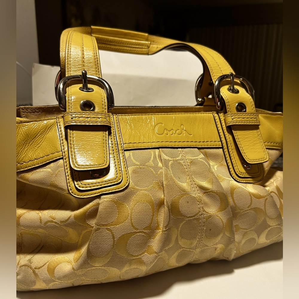 Vintage Yellow signature C Coach bag